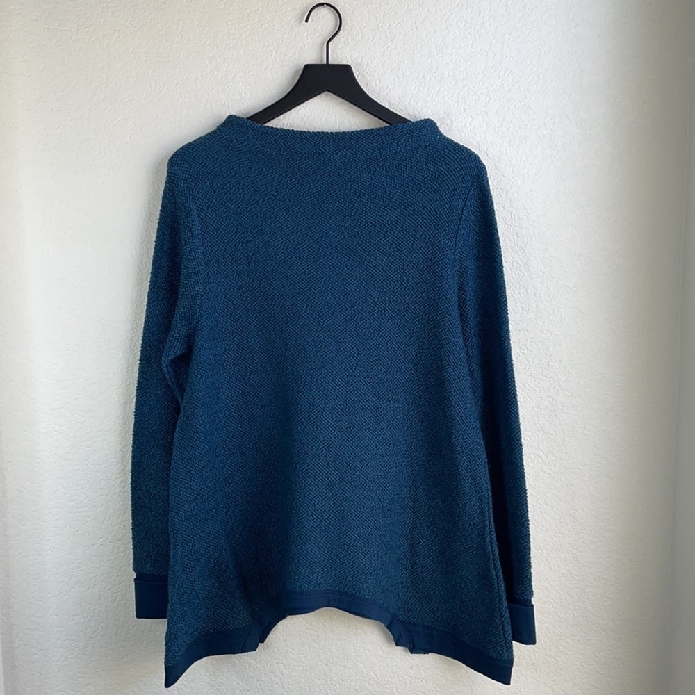 9-H15-St CL Dark Teal Shark Bite  Sweater Size L